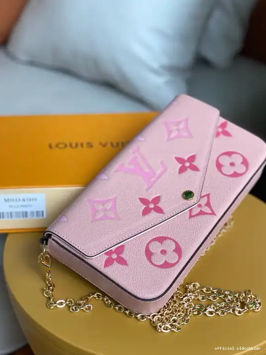 Official oldcobbler POCHETTE LOUIS FÉLICIE VUITTON 0522